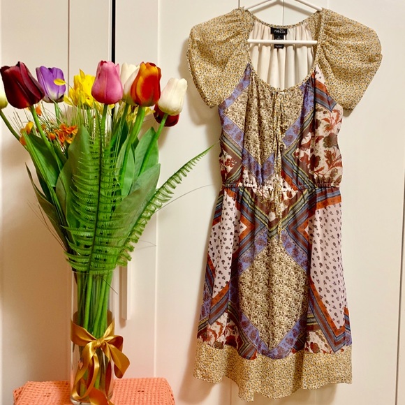 Rue21 Dresses & Skirts - 3/$20 Rue 21 🌷✨ mini dress 💖